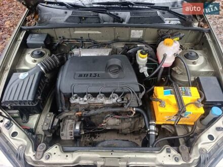 Бежевый Дэу Сенс, объемом двигателя 1.3 л и пробегом 140 тыс. км за 2000 $, фото 1 на Automoto.ua