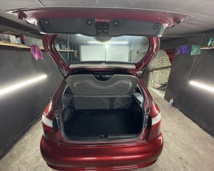 Червоний Деу Сенс, об'ємом двигуна 1.6 л та пробігом 200 тис. км за 2000 $, фото 5 на Automoto.ua