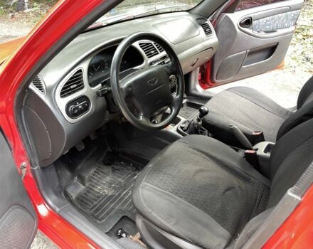 Деу Сенс 2002 у Дніпро (Дніпропетровську) на Automoto.ua Червоний Деу Сенс, об'ємом двигуна 1.6 л та пробігом 251 тис. км за 2100 $, фото 8 на Automoto.ua