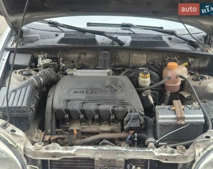 Червоний Деу Сенс, об'ємом двигуна 1.3 л та пробігом 300 тис. км за 1799 $, фото 5 на Automoto.ua