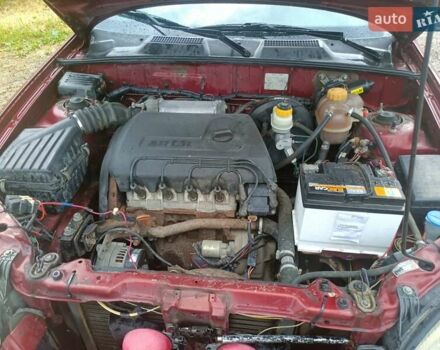 Красный Дэу Сенс, объемом двигателя 1.3 л и пробегом 275 тыс. км за 1500 $, фото 2 на Automoto.ua
