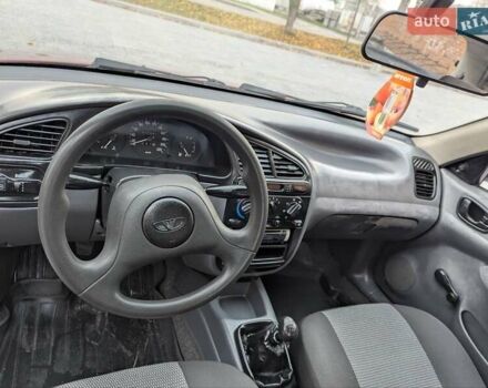 Червоний Деу Сенс, об'ємом двигуна 1.3 л та пробігом 216 тис. км за 1900 $, фото 2 на Automoto.ua