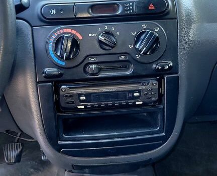 Красный Дэу Сенс, объемом двигателя 1.3 л и пробегом 200 тыс. км за 1300 $, фото 5 на Automoto.ua