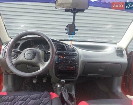 Деу Сенс 2006 у Миколаєві на Automoto.ua Червоний Деу Сенс, об'ємом двигуна 1.3 л та пробігом 150 тис. км за 2000 $, фото 10 на Automoto.ua
