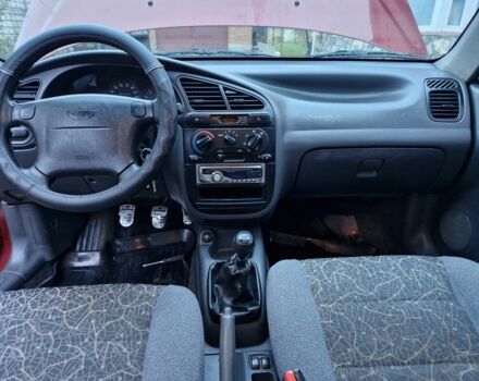 Красный Дэу Сенс, объемом двигателя 1.5 л и пробегом 163 тыс. км за 2650 $, фото 5 на Automoto.ua