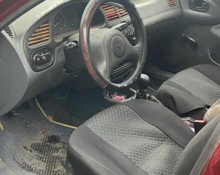 Червоний Деу Сенс, об'ємом двигуна 1.3 л та пробігом 250 тис. км за 1543 $, фото 5 на Automoto.ua