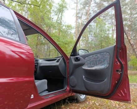 Красный Дэу Сенс, объемом двигателя 1.5 л и пробегом 240 тыс. км за 2300 $, фото 2 на Automoto.ua