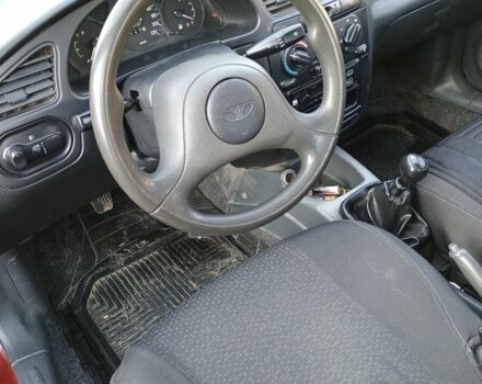 Красный Дэу Сенс, объемом двигателя 1.5 л и пробегом 157 тыс. км за 2750 $, фото 3 на Automoto.ua