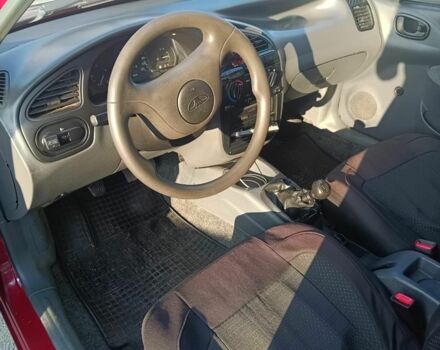 Красный Дэу Сенс, объемом двигателя 1.5 л и пробегом 206 тыс. км за 2100 $, фото 3 на Automoto.ua