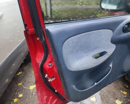 Червоний Деу Сенс, об'ємом двигуна 1.6 л та пробігом 30 тис. км за 2000 $, фото 2 на Automoto.ua