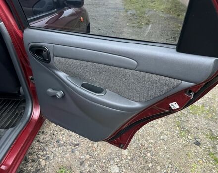 Червоний Деу Сенс, об'ємом двигуна 1.5 л та пробігом 111 тис. км за 3100 $, фото 16 на Automoto.ua