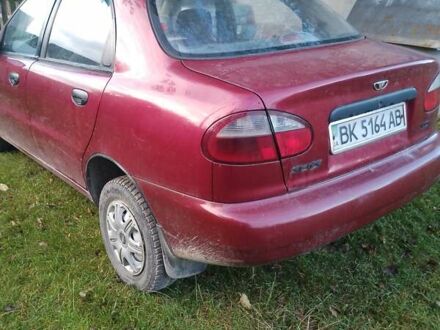 Дэу Сенс 2005 в Сарнах на Automoto.ua Красный Дэу Сенс, объемом двигателя 1.3 л и пробегом 150 тыс. км за 950 $, фото 1 на Automoto.ua