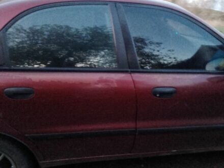 Красный Дэу Сенс, объемом двигателя 1.5 л и пробегом 200 тыс. км за 2069 $, фото 1 на Automoto.ua