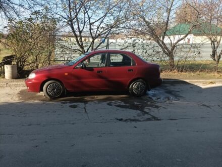 Дэу Сенс 2007 в Каменское - Днепродзержинск на Automoto.ua Красный Дэу Сенс, объемом двигателя 1.5 л и пробегом 80 тыс. км за 4000 $, фото 1 на Automoto.ua