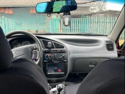 Красный Дэу Сенс, объемом двигателя 1.5 л и пробегом 115 тыс. км за 2800 $, фото 1 на Automoto.ua