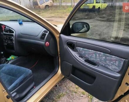 Желтый Дэу Сенс, объемом двигателя 1.6 л и пробегом 250 тыс. км за 2700 $, фото 5 на Automoto.ua