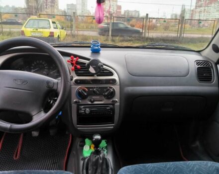 Желтый Дэу Сенс, объемом двигателя 1.6 л и пробегом 250 тыс. км за 2700 $, фото 3 на Automoto.ua