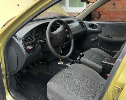 Желтый Дэу Сенс, объемом двигателя 1.5 л и пробегом 250 тыс. км за 1250 $, фото 4 на Automoto.ua