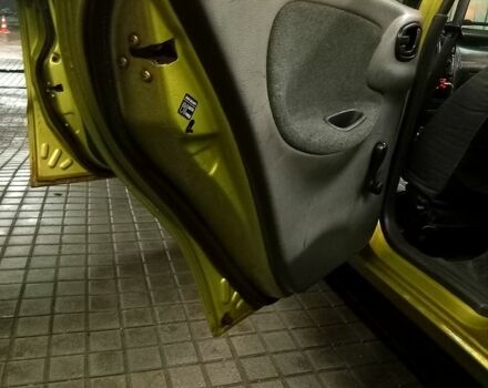 Желтый Дэу Сенс, объемом двигателя 1.3 л и пробегом 203 тыс. км за 2350 $, фото 4 на Automoto.ua