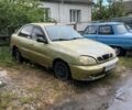 Желтый Дэу Сенс, объемом двигателя 1.5 л и пробегом 200 тыс. км за 400 $, фото 1 на Automoto.ua