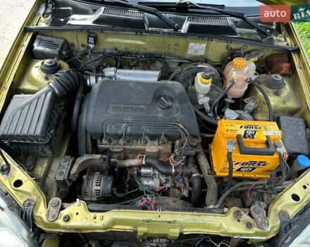 Желтый Дэу Сенс, объемом двигателя 1.4 л и пробегом 295 тыс. км за 1600 $, фото 4 на Automoto.ua