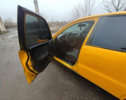 Желтый Дэу Сенс, объемом двигателя 1.4 л и пробегом 269 тыс. км за 1250 $, фото 2 на Automoto.ua