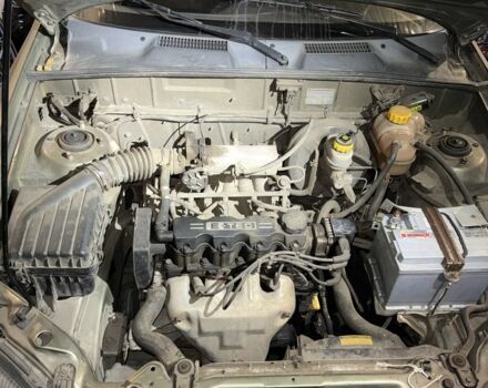 Желтый Дэу Сенс, объемом двигателя 1.5 л и пробегом 90 тыс. км за 2400 $, фото 5 на Automoto.ua