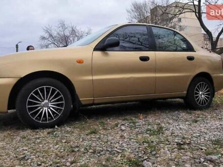 Желтый Дэу Сенс, объемом двигателя 1.6 л и пробегом 250 тыс. км за 2700 $, фото 1 на Automoto.ua