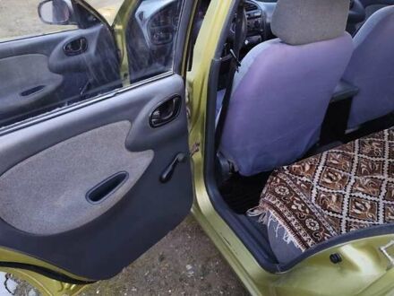 Деу Сенс 2006 у Шаргороде на Automoto.ua Жовтий Деу Сенс, об'ємом двигуна 1.3 л та пробігом 295 тис. км за 1800 $, фото 1 на Automoto.ua