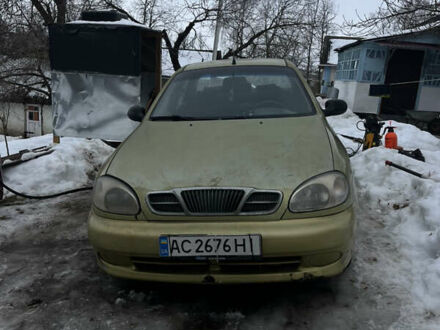 Желтый Дэу Сенс, объемом двигателя 1.3 л и пробегом 260 тыс. км за 1100 $, фото 1 на Automoto.ua