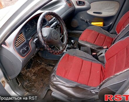 Серый Дэу Сенс, объемом двигателя 1.3 л и пробегом 200 тыс. км за 1100 $, фото 3 на Automoto.ua