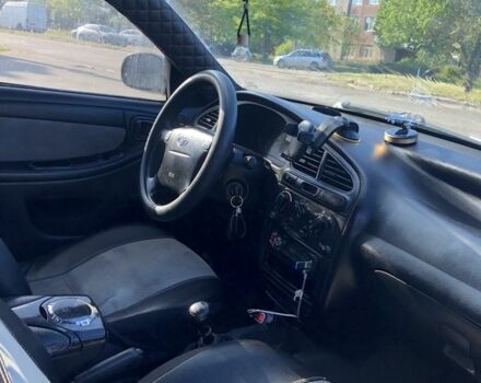 Серый Дэу Сенс, объемом двигателя 1.5 л и пробегом 250 тыс. км за 2200 $, фото 4 на Automoto.ua