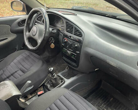 Синий Дэу Сенс, объемом двигателя 1.3 л и пробегом 300 тыс. км за 1549 $, фото 5 на Automoto.ua