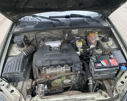 Зелений Деу Сенс, об'ємом двигуна 1.3 л та пробігом 100 тис. км за 1500 $, фото 2 на Automoto.ua