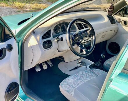 Деу Сенс 1998 у Кам'янське (Дніпродзержинськ) на Automoto.ua Зелений Деу Сенс, об'ємом двигуна 2 л та пробігом 235 тис. км за 1999 $, фото 8 на Automoto.ua