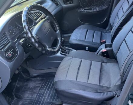 Зелений Деу Сенс, об'ємом двигуна 1.6 л та пробігом 291 тис. км за 2000 $, фото 4 на Automoto.ua