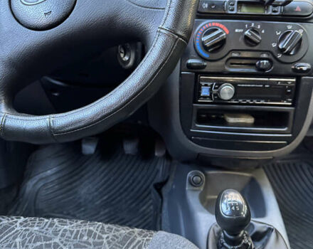 Зелений Деу Сенс, об'ємом двигуна 1.3 л та пробігом 151 тис. км за 2000 $, фото 4 на Automoto.ua