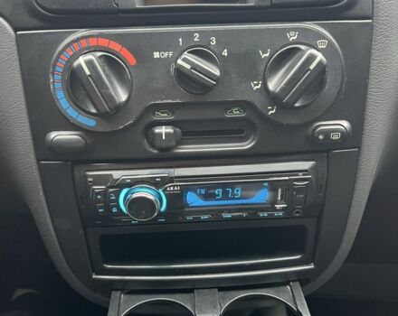 Деу Сенс 2004 у Ужгороді на Automoto.ua Зелений Деу Сенс, об'ємом двигуна 1.5 л та пробігом 120 тис. км за 2650 $, фото 13 на Automoto.ua