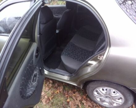 Зелений Деу Сенс, об'ємом двигуна 1.3 л та пробігом 180 тис. км за 1668 $, фото 5 на Automoto.ua