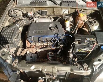 Деу Сенс 2005 у Дніпро (Дніпропетровську) на Automoto.ua Зелений Деу Сенс, об'ємом двигуна 1.3 л та пробігом 226 тис. км за 1936 $, фото 25 на Automoto.ua