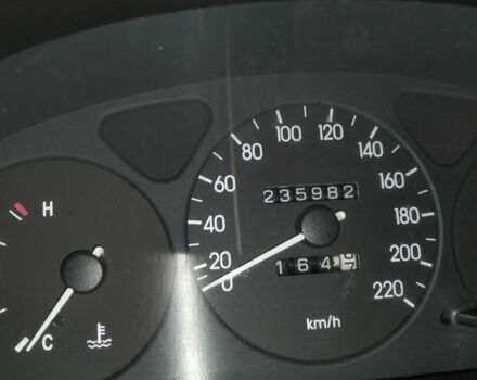 Зеленый Дэу Сенс, объемом двигателя 1.3 л и пробегом 240 тыс. км за 700 $, фото 1 на Automoto.ua