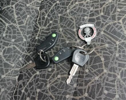 Зеленый Дэу Сенс, объемом двигателя 1.5 л и пробегом 300 тыс. км за 2300 $, фото 6 на Automoto.ua