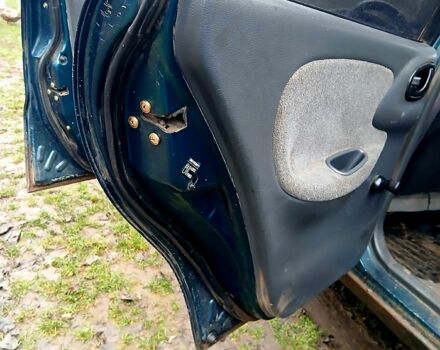 Зеленый Дэу Сенс, объемом двигателя 1.3 л и пробегом 177 тыс. км за 1200 $, фото 2 на Automoto.ua