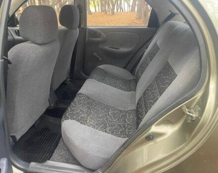 Зелений Деу Сенс, об'ємом двигуна 1.4 л та пробігом 1 тис. км за 2000 $, фото 3 на Automoto.ua