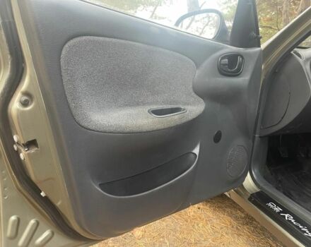 Зелений Деу Сенс, об'ємом двигуна 1.4 л та пробігом 1 тис. км за 2000 $, фото 6 на Automoto.ua