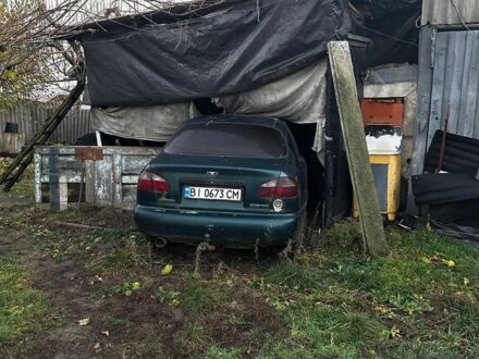 Зеленый Дэу Сенс, объемом двигателя 1.5 л и пробегом 300 тыс. км за 799 $, фото 1 на Automoto.ua