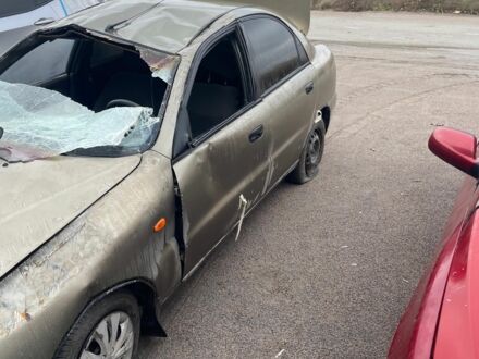 Зеленый Дэу Сенс, объемом двигателя 1.5 л и пробегом 2 тыс. км за 800 $, фото 1 на Automoto.ua