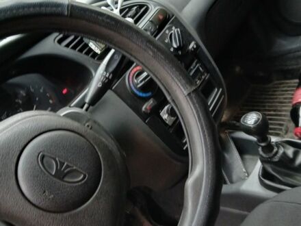 Чорний Деу Інша, об'ємом двигуна 1.5 л та пробігом 216 тис. км за 2700 $, фото 1 на Automoto.ua