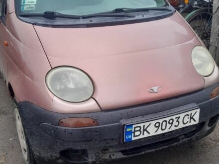 Деу Інша 2001 у Сарнах на Automoto.ua Червоний Деу Інша, об'ємом двигуна 0.8 л та пробігом 200 тис. км за 800 $, фото 1 на Automoto.ua
