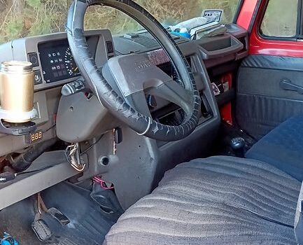 Красный Даф 400, объемом двигателя 2.5 л и пробегом 300 тыс. км за 2700 $, фото 4 на Automoto.ua